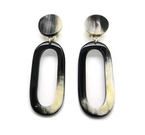 Boucles d'oreilles en corne de buffle, faites à la main, bijoux modernes de haute qualité pour femmes et filles, personnalisables à un prix abordable, artisanat naturel - Product Image 1
