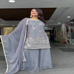 Conjunto de Kurti, Plazo y Dupatta de Georgette Sintética Pesada VASTRA COTTAGE para Mujer, Bordado con Lentejuelas, Diseño Étnico - Product Image 4