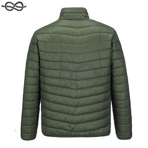 Chaqueta de invierno acolchada con aislamiento ligero para hombre, abrigo acolchado con capucha empacable, esquí en la nieve, senderismo, clima frío, aventuras de viaje - Product Image 4