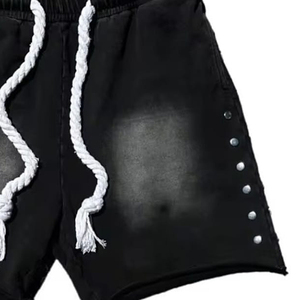 Shorts cargo en coton avec logo brodé personnalisable de haute qualité, fabriqués par Lupin Felt, shorts à double taille délavés pour hommes - Product Image 4