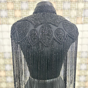 Cape burlesque élégante avec des fils de perles, perles droites naturelles, tenue de fête festive, se ferme au cou, vêtements de festival magnifiques - Product Image 1