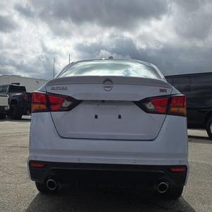 Nissan Altima 2.5 SR 2024 en EXCELENTE ESTADO - Product Image 3