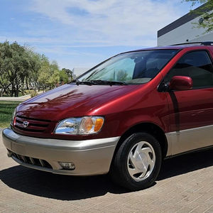 Toyota Sienna XLE d'occasion de 2001 - Product Image 1