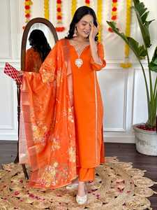 Vêtements fantaisie Salwar Kameez avec une couleur différente pour les femmes cousues Kurtis attrayant pakistanais indien Anarkali Kurtis avec Dupatta - Product Image 2