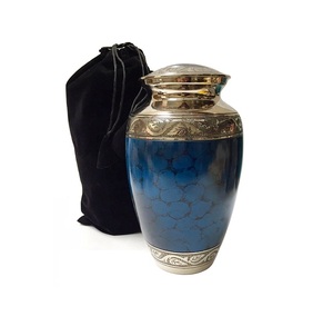 Design élégant Urne de crémation en laiton pour adultes Conteneurs de cendres commémoratives Urne de cendres pour adultes en laiton à bas prix - Product Image 6