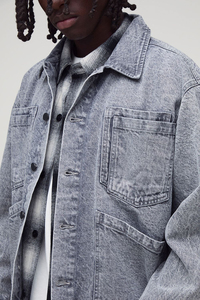 Veste en jean à poches multiples cargo pour hommes à prix abordable en gros Veste en jean grise délavée à la mode - Product Image 5