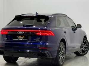 100% Authentique - Vente en Dropshipping - Audi Q8 55 3.0L TFSi S-Line Quattro SUV 2020 Disponible à la Vente - Product Image 2