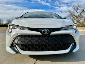 Voiture Toyota Corolla XSE Hatchback 2022 100 % authentique disponible à la vente Produit automobile - Product Image 3