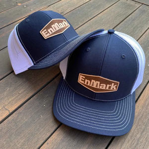 Casquettes de camionneur à 6 panneaux en cuir personnalisé de qualité supérieure avec logo, fermeture réglable, casquettes de sport quotidiennes, faible MOQ, ODM/OEM, Vietnam Headwear - Product Image 3