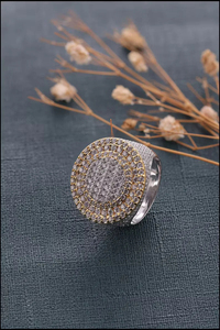 Lujoso Iced Out Hip Hop Jewelry 925 Sterling Silver Round Cut Moissanite Diamond Two Tone Wedding Ring - Product Image 4