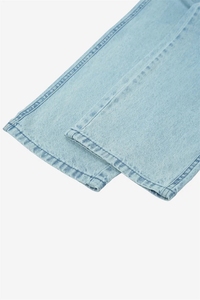 กางเกงยีนส์ทรงหลวมสำหรับผู้ชายแบบสั่งทำกางเกงยีนส์ทรงหลวมมีหกกระเป๋าทรงตรงด้านล่างดีไซน์สตรีทแวร์และการผลิตผ้าเดนิมระดับพรีเมียม - Product Image 2