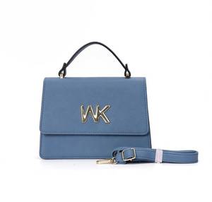 Borsa a Tracolla e Borsetta in Pelle per Donne - Product Image 3