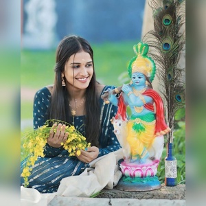 Lehenga Choli en soie Jacquard de créateur cousu pour les fêtes, mariage indien, mariée, pour femmes en gros et à bas prix - Product Image 4