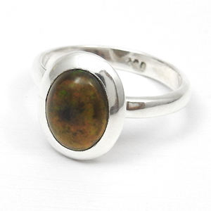 Bagues en opale noire naturelle à la mode personnalisée Bagues en argent sterling 925 Ensemble de lunette de forme ovale classique Bagues fines de luxe pour femmes - Product Image 2