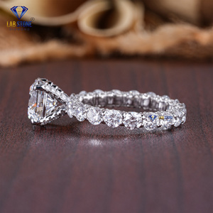 Lab-Stone 4,68 TDW Diamante de corte redondo Anillo de oro blanco Elegancia atemporal Color - Product Image 3