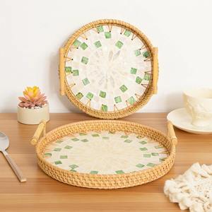 Plateau cadeau en rotin et coquillages de luxe, tissé à la main, rond, outil de service, vaisselle intemporelle, artisanat et décoration éco-responsable - Product Image 6