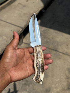 Cuchillo de Caza y Camping Hecho a Mano con Hoja Fija de Acero Inoxidable OEM, Mango de Cuerno de Ciervo, Funda de Cuero Personalizada, Garantía de 3 Años - Product Image 4