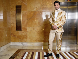 Traje de Hombre de Alta Gama con Bordado de Hojas Doradas, para Bodas Formales, Fiestas y Espectáculos - Product Image 3