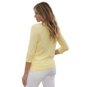 Camiseta de Mujer Amarilla con Cuello Redondo y Manga 3/4, 100% Algodón Orgánico de Lujo, Preencogido, Certificado GOTS, Ajuste Clásico, Suave y Premium - Product Image 4