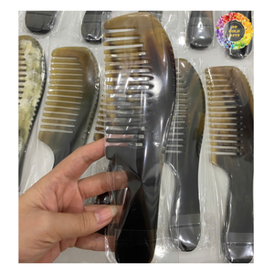 Peine de cuerno de búfalo de pájaro tallado a mano, peine de pelo de cuerno hecho a mano Natural, artesanía Vintage para mujeres elegantes con estilo al mejor precio - Product Image 1