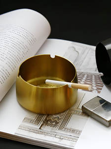 Dernier modèle de cendrier de luxe en laiton doré fait à la main, accessoire pour fumeurs élégant, fournisseur en gros pour les acheteurs mondiaux en vrac - Product Image 6