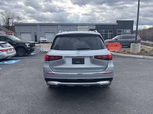 Increíble Mercedes-Benz GLS 600 Mercedes-Maybach 4MATIC 2024 Usado con Asientos de Cuero, Sistema de Navegación y Tecnología de Arranque Remoto - Product Image 3