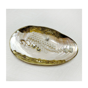 Plat en nacre fabriqué à partir de coquillages de l'océan pour servir de la cuisine élégante et vaisselle décorative Vietnam - Product Image 1