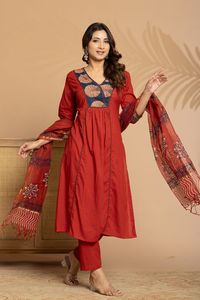 Pantalon de fête extensible en pur coton brodé à séchage rapide évacuant l'humidité Kurti Pocket Dupatta Casual 3 pièces pour adultes - Product Image 3