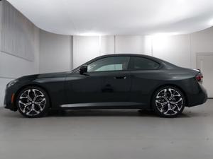 BMW 230i 2025, Tracción Trasera, Motor de Gasolina de 1-4 Cilindros, Automático, Coupé/4 Asientos, Auto de Lujo - Product Image 2