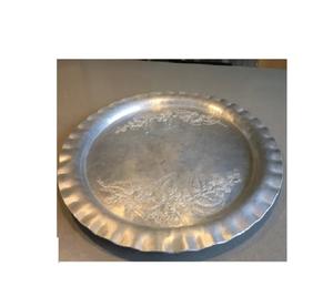 Bandeja de servicio hecha a mano de calidad única chapada en hierro plateado Bandeja de servicio de diseñador indio Bandeja de hierro de plata clásica hecha a mano - Product Image 1