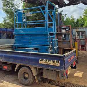 [UpRight] Plateforme Élévatrice à Ciseaux Électrique MX19 Moteur Plateforme Aérienne Intérieure Haute Efficacité Gain de Place 7,8m Hauteur de Levage Maximale - Product Image 1