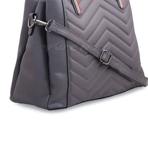 Bolsa de Cuero para Uso en Exteriores Más Vendida, Impermeable, con Logotipo Personalizado, Bolsa de Cuero Impermeable a Bajo Precio - Product Image 4