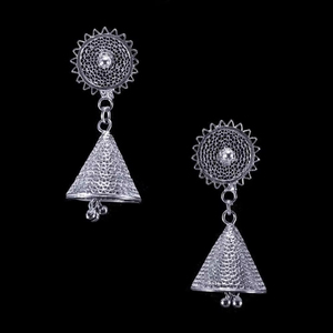 Boucles d'oreilles pendantes en argent de haute qualité les plus vendues directement du fournisseur indien avec un éclat scintillant - Product Image 1