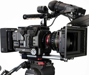 Parfait nouvel appareil photo plein cadre XDCAM 6K PXW-FX9 avec mémoire de carte SD à objectif 28-135mm - Product Image 1