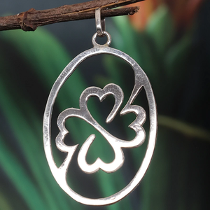 Pendentif ovale en argent sterling avec icône trèfle Idée cadeau en argent sterling 925 pour tout le monde Prix d'usine Bijoux en gros - Product Image 3