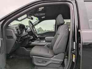 Ford F-150 XLT SuperCrew 4WD 2024 Usado, Asientos de Cuero, Volante a la Izquierda, Cámara Trasera, Pantalla Táctil, Faros de Xenón - Product Image 2