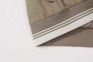 Blouson aviateur universitaire OEM pour hommes Logo personnalisé en cuir Streetwear Manteau de baseball avec broderie sur le devant - Product Image 5