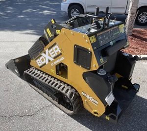 Nouvelle chargeuse compacte sur chenilles Boxer 700HDX avec godet, moteur diesel jaune - Product Image 3