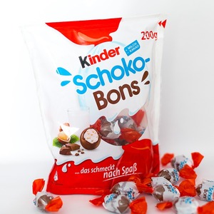 Kinder Schokobons, Dulces de Chocolate con Avellanas, Snack de Chocolate con Leche, Piezas Pequeñas Envueltas, Proveedor de Exportación al por Mayor - Product Image 2