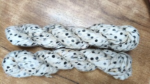 Ruban en soie de sari à pois écologique, teint à la main et recyclé, rubans en soie de sari à pois colorés, vente en gros, fournitures artisanales - Product Image 3