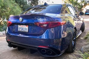 Alfa Romeo Giulia Quadrifoglio 2017 Usado, Sin Reserva, Motor V6 Twin-Turbo de 505 hp, Color Azul Metálico Montecarlo, Propiedad de California - Product Image 5