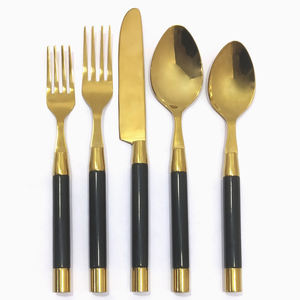 Resina blanca con mango de diseño de mármol rosa Juego de cubiertos chapados en PVD dorado de acero inoxidable para el hogar y el restaurante - Product Image 4