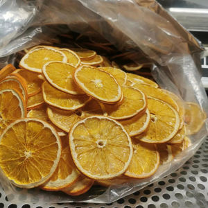 Chips de naranja secas | Sabor dulce y picante | Snack saludable Vietnam - Product Image 1