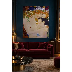 Fida Klimt Mère avec des fleurs dans les cheveux et enfant endormi, impression sur toile verticale - Product Image 4