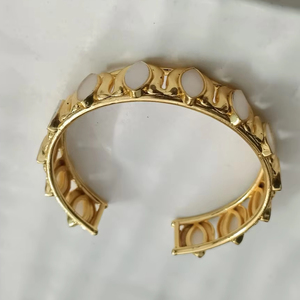 Elegante pulsera de latón con múltiples Piedras Blancas chapado en oro hecho a mano elegante accesorio de moda para mujer artículo de regalo clásico - Product Image 3