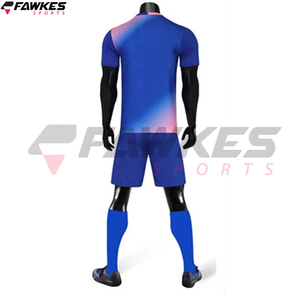 Nouvelle conception de maillots de football pour hommes et courts pour adultes avec nom d'équipe de club pour hommes uniformes de football - Product Image 6