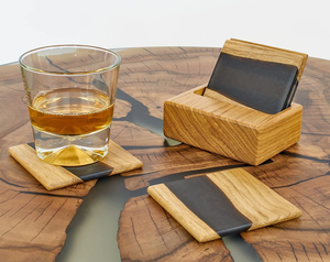 Ensemble de sous-verres en résine et bois de qualité supérieure de 4 pocs avec support Ensemble de sous-verres époxy noirs modernes Sous-verre de cuisine - Product Image 1