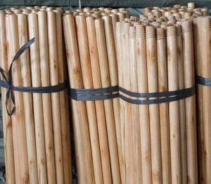 Palo de madera de eucalipto de alta calidad, palo de escoba de fregona desvanecido de Vietnam - Product Image 4