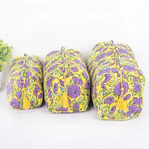 Borsa da trucco in cotone giallo con stampa a mano floreale riciclata borsa da viaggio cosmetica indiana trapuntata vendita all'ingrosso