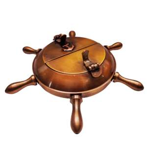 Forme de taille personnalisée Nouveau cendrier exclusif Dernier style Base en bois avec finition en métal en vente Briquets et accessoires pour fumeurs - Product Image 1